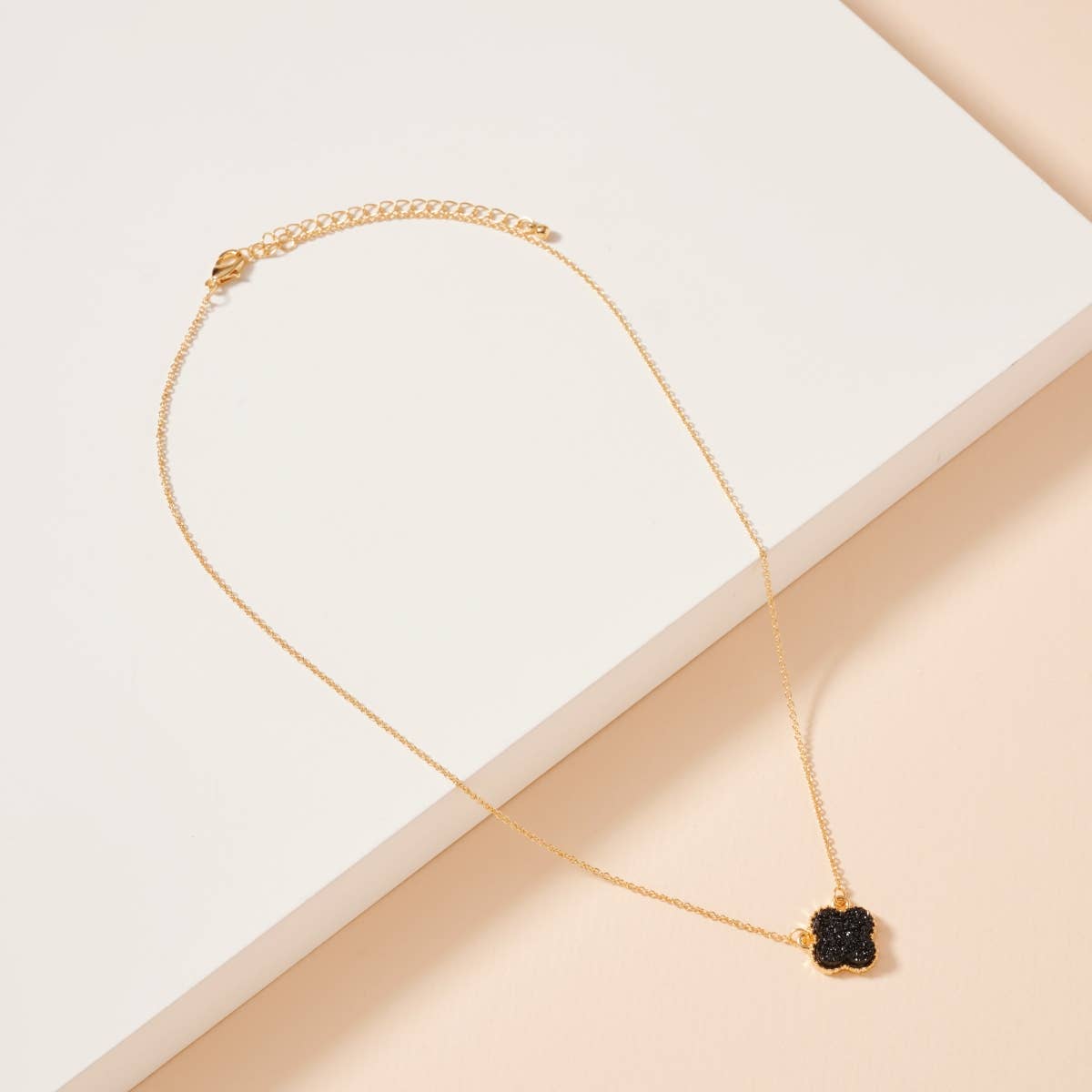 Flower Charm Druzy Stone Short Necklace