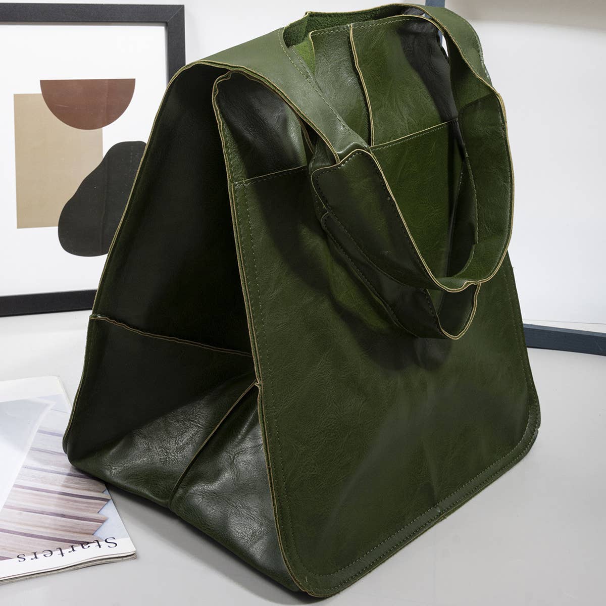 VINTAGE TOTE BAG WITH SPACIOUS STORAGE CAPACITY