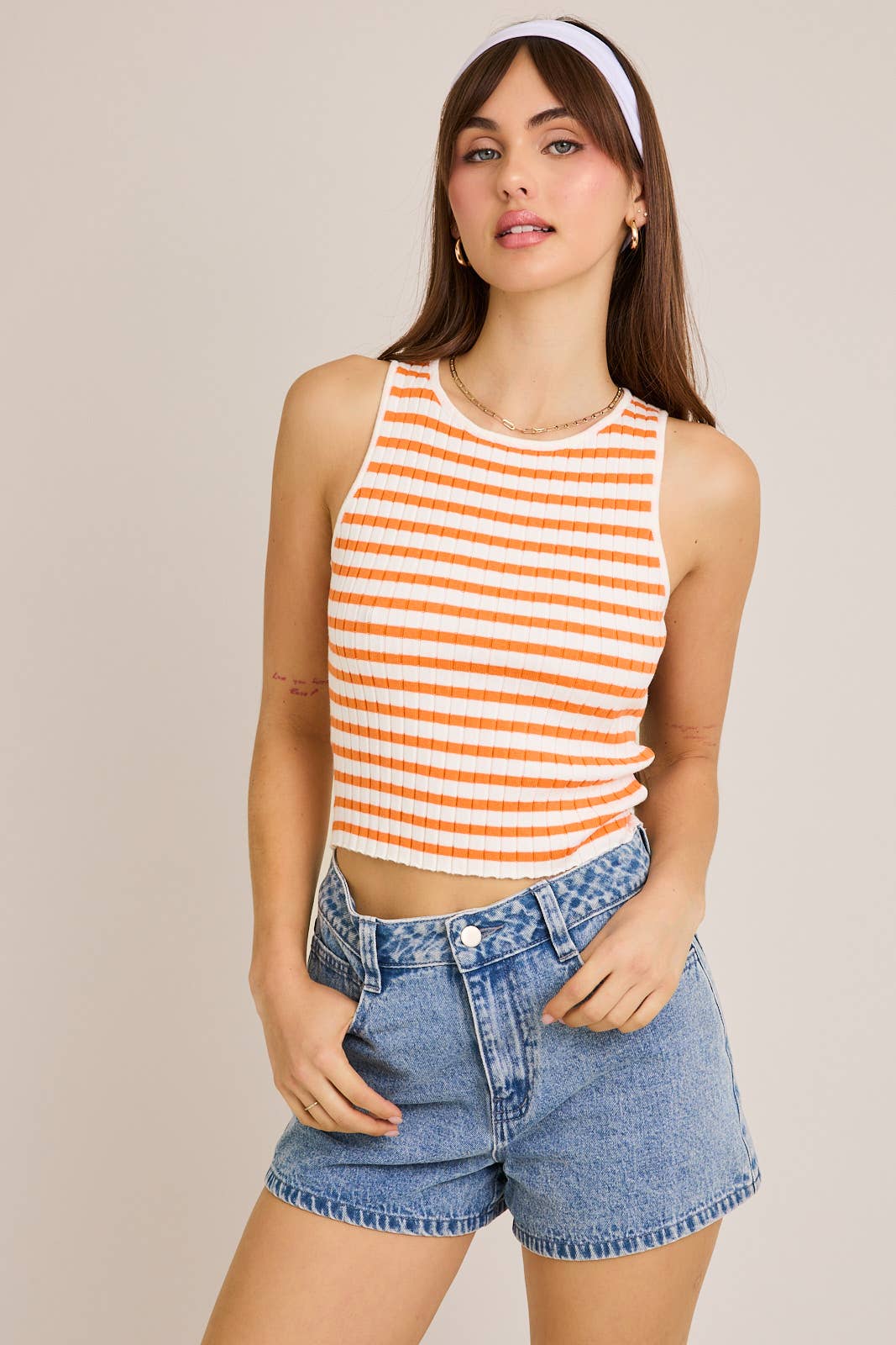 SLEEVELESS ROUND NECK STRIPED RIB SWEATER TOP