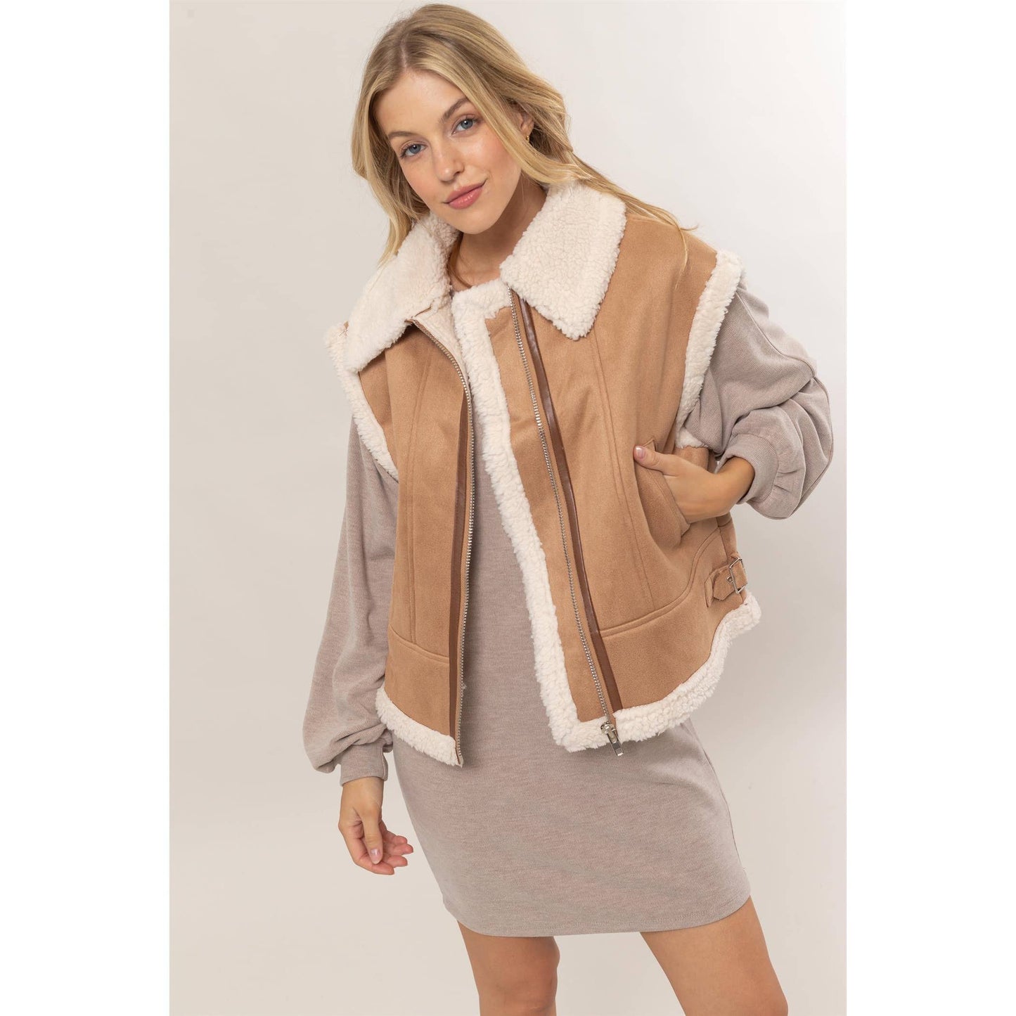Fur-Contrast Zippered Suede Vest
