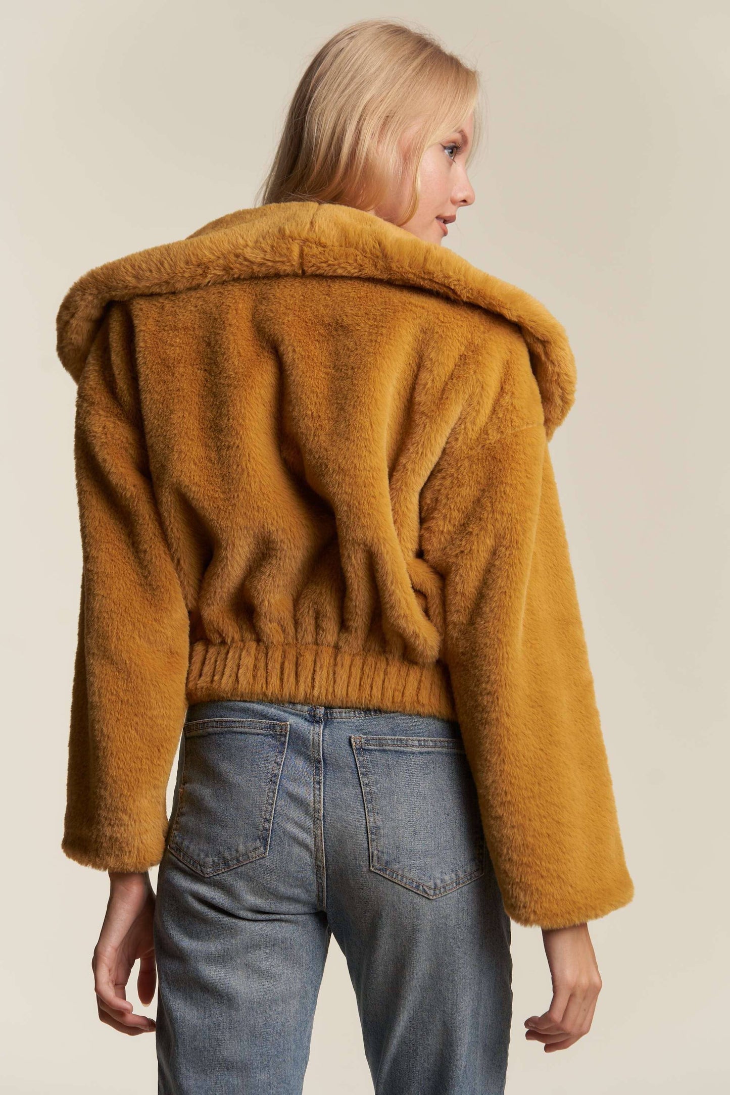 FAUX FUR SNAP CLOSURE ELASTIC WAIST LONGSLEEVE JACKET