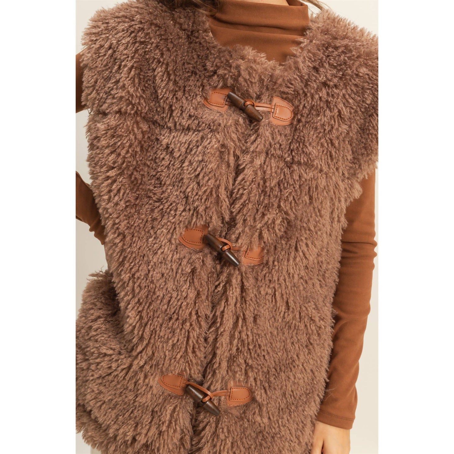 Toggle Closure Detailed Fuzzy Vest