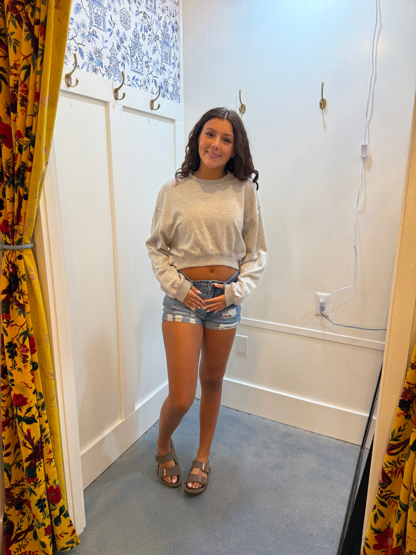 Long Sleeve Crew Neck Short Sweatshirt