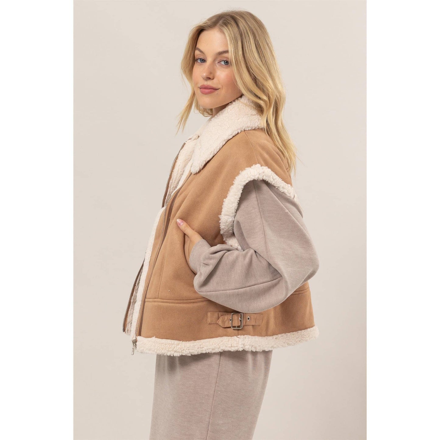 Fur-Contrast Zippered Suede Vest