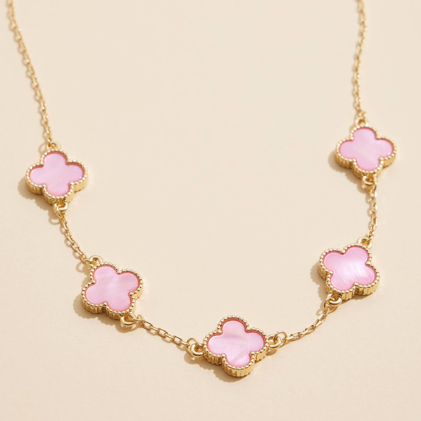 Flower Shell Charm Short Necklace