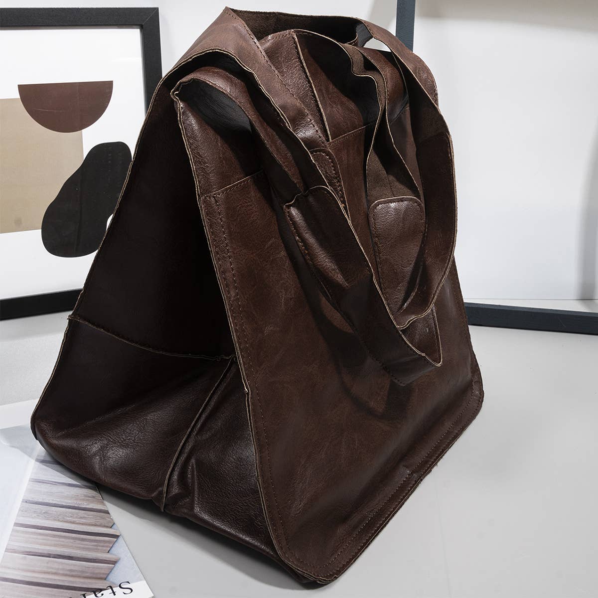 VINTAGE TOTE BAG WITH SPACIOUS STORAGE CAPACITY