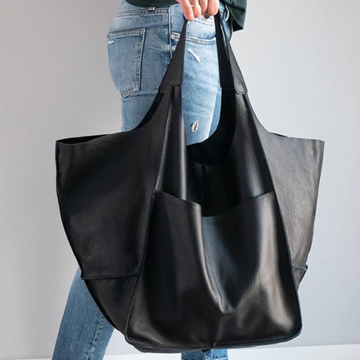VINTAGE TOTE BAG WITH SPACIOUS STORAGE CAPACITY