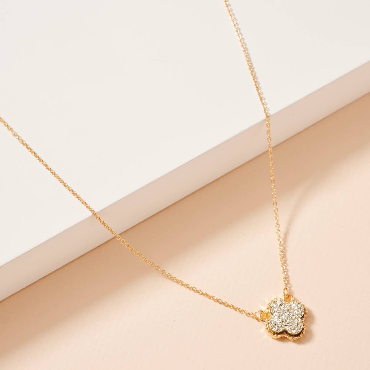 Flower Charm Druzy Stone Short Necklace
