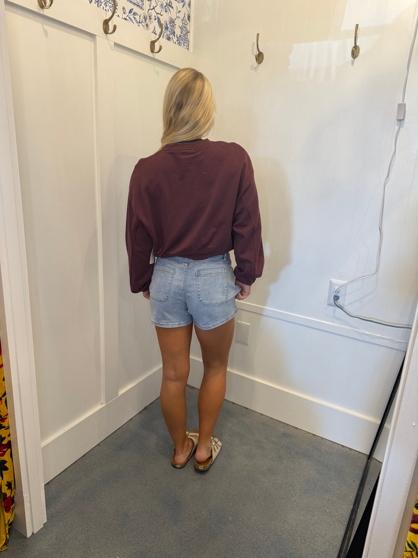 Long Sleeve Crew Neck Short Sweatshirt