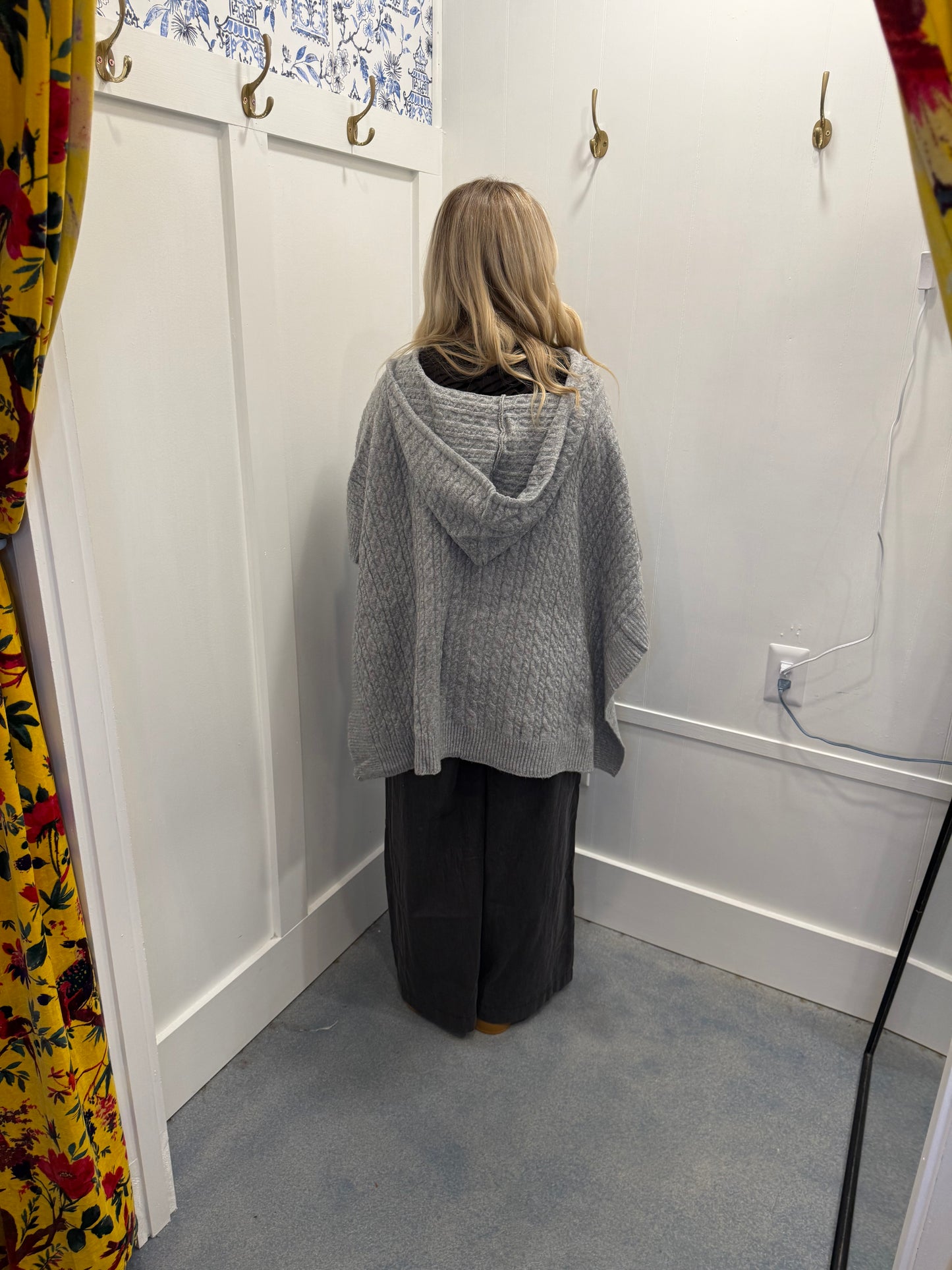 Sleeveless Solid Mohair Sweater Hoodie Poncho Fit Top