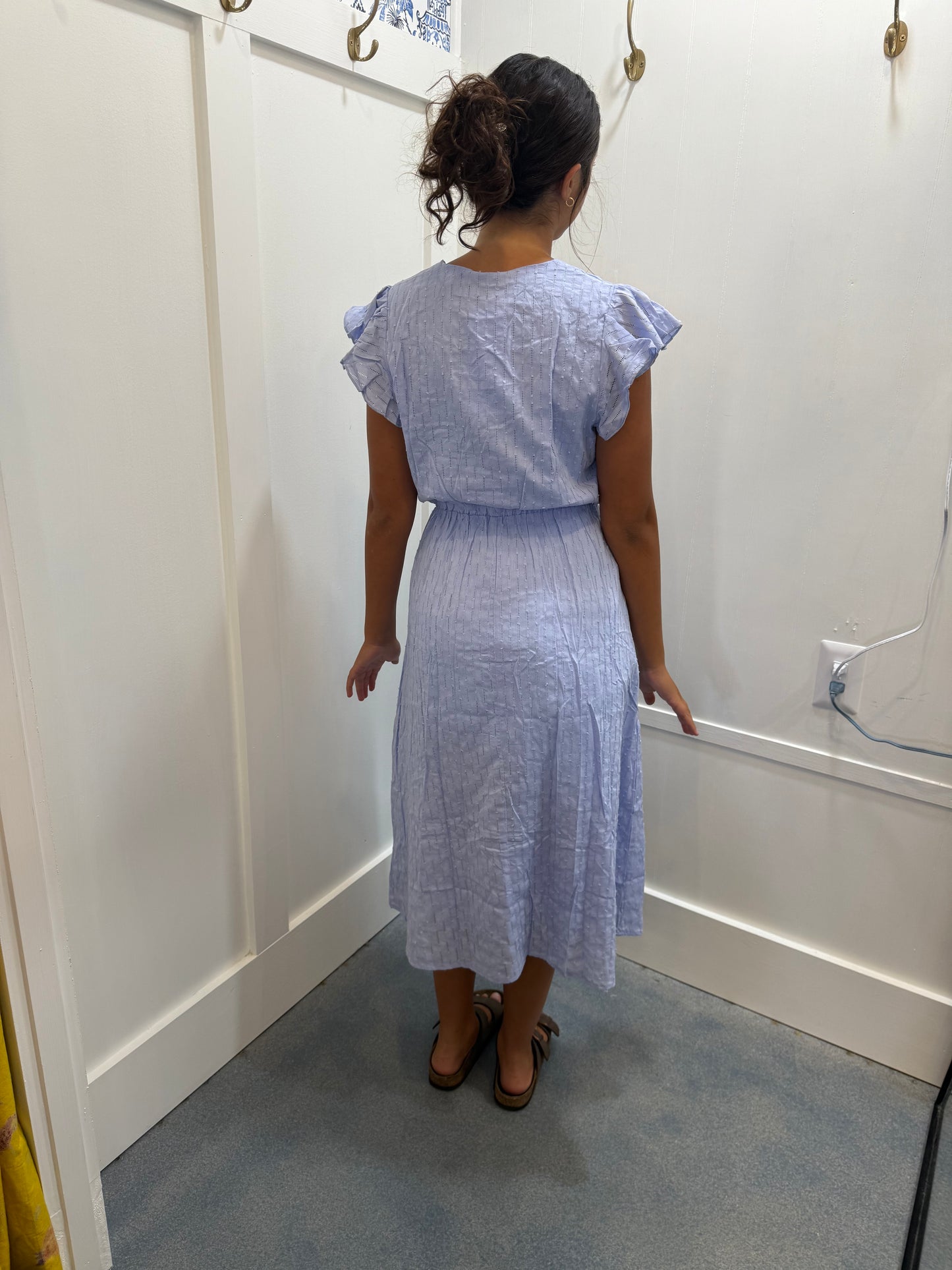 SOLID V-NECK CINCHED WAIST SUMMER DRESS