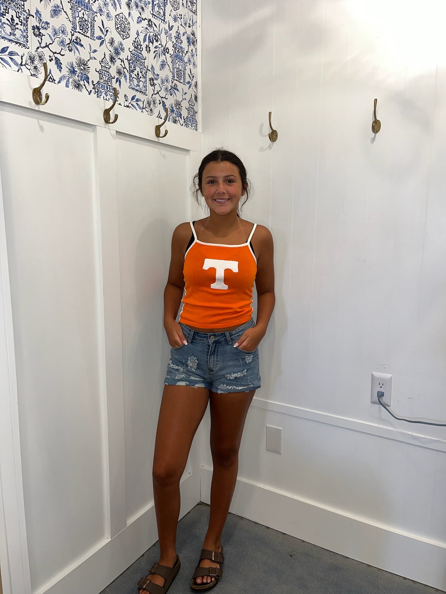 "T" TRIM COLOR CONTRAST TANK TOP