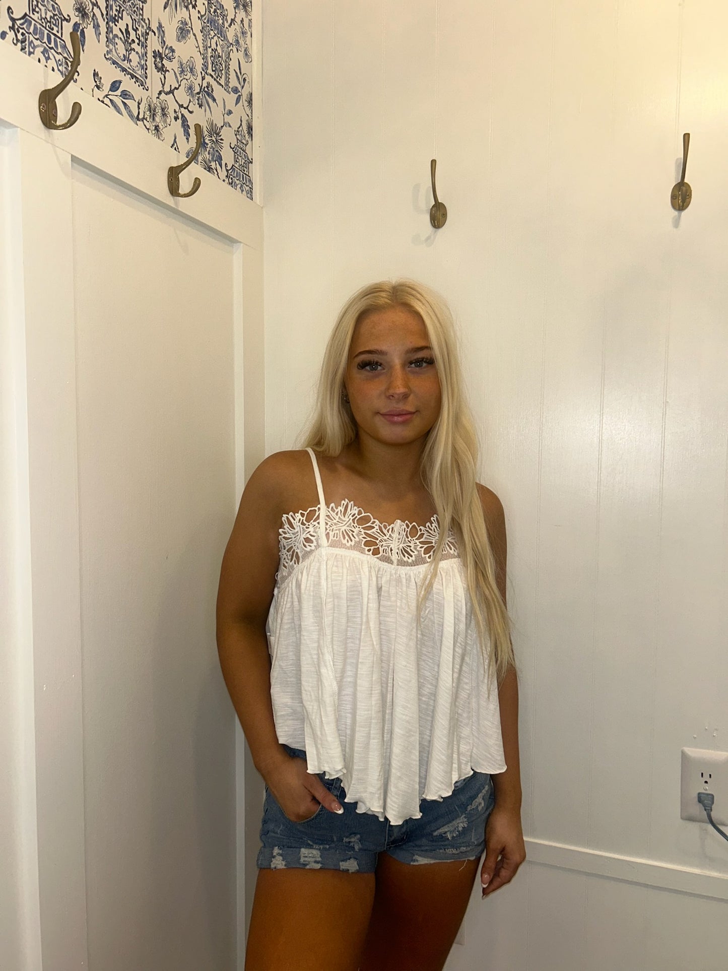 Lace Splicing Spaghetti Straps Ruffle Flared Tank Top