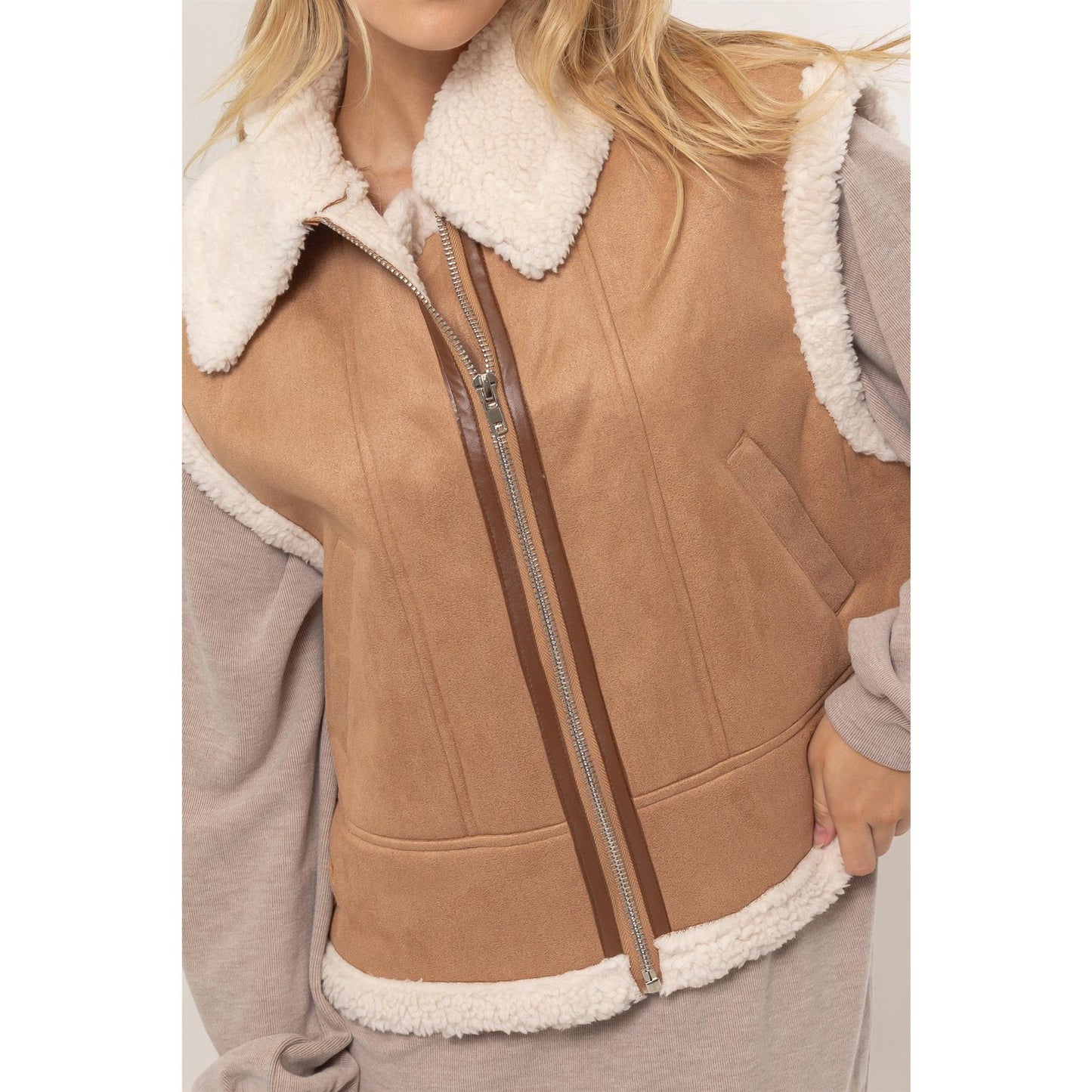 Fur-Contrast Zippered Suede Vest