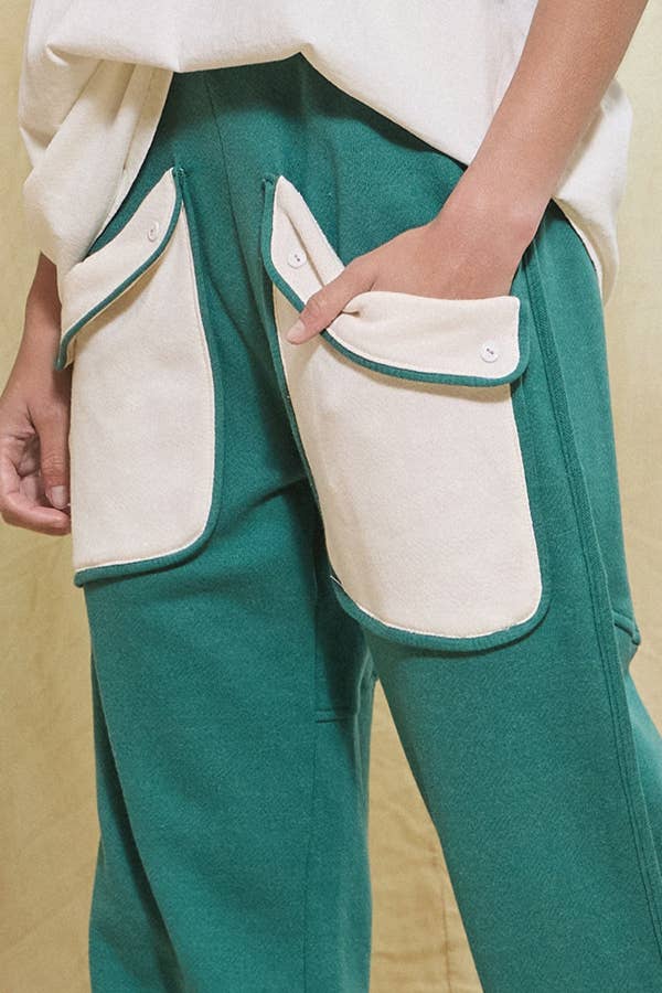 Patched Flap Pockets Rounded Hem Sweatpants