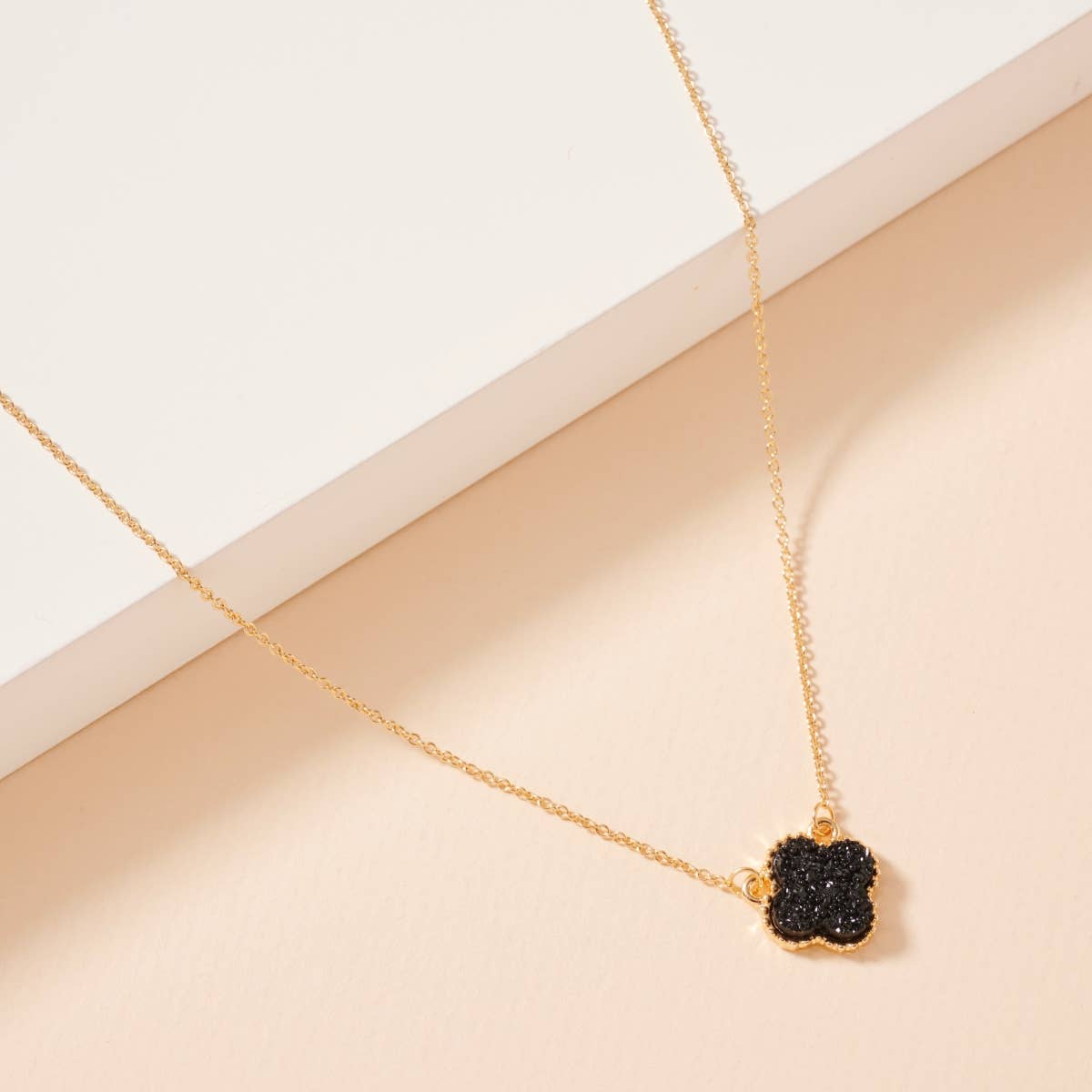Flower Charm Druzy Stone Short Necklace