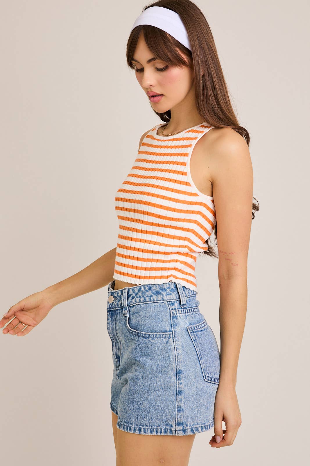 SLEEVELESS ROUND NECK STRIPED RIB SWEATER TOP