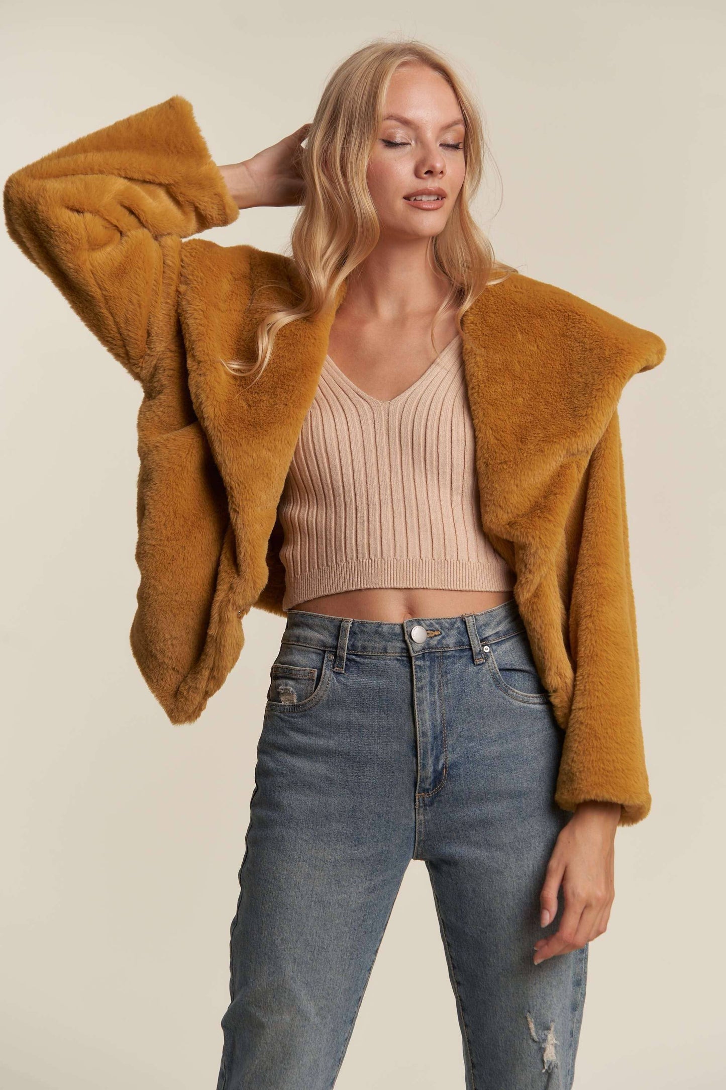 FAUX FUR SNAP CLOSURE ELASTIC WAIST LONGSLEEVE JACKET