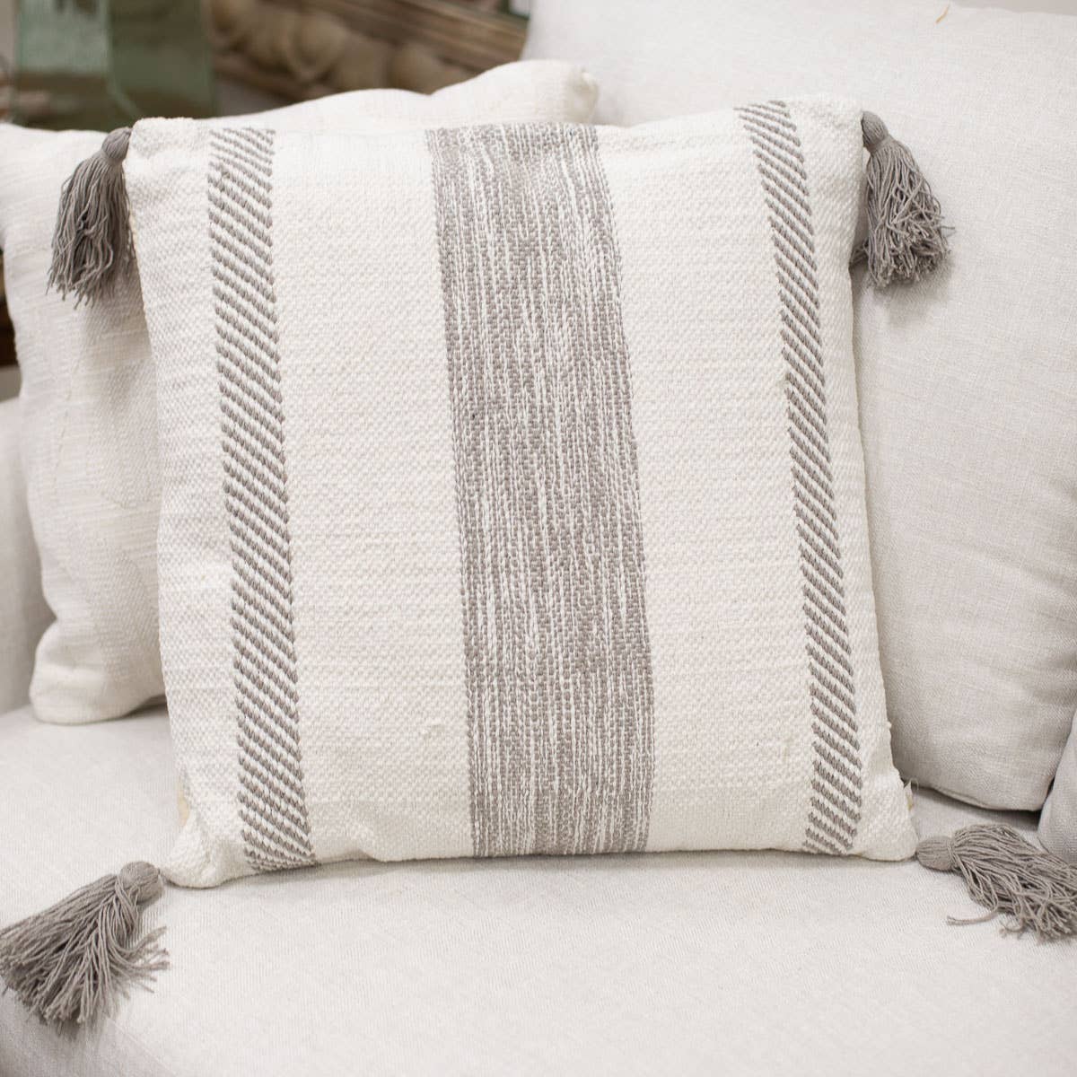 Biltmore Woven Pillow Gray/White 20x20
