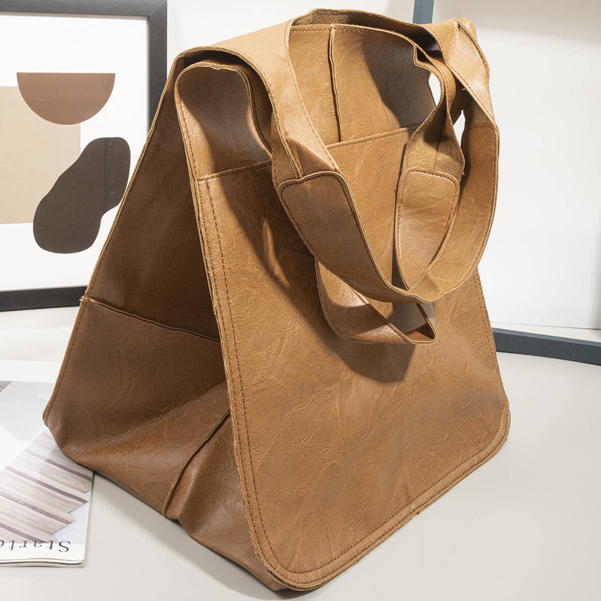 VINTAGE TOTE BAG WITH SPACIOUS STORAGE CAPACITY