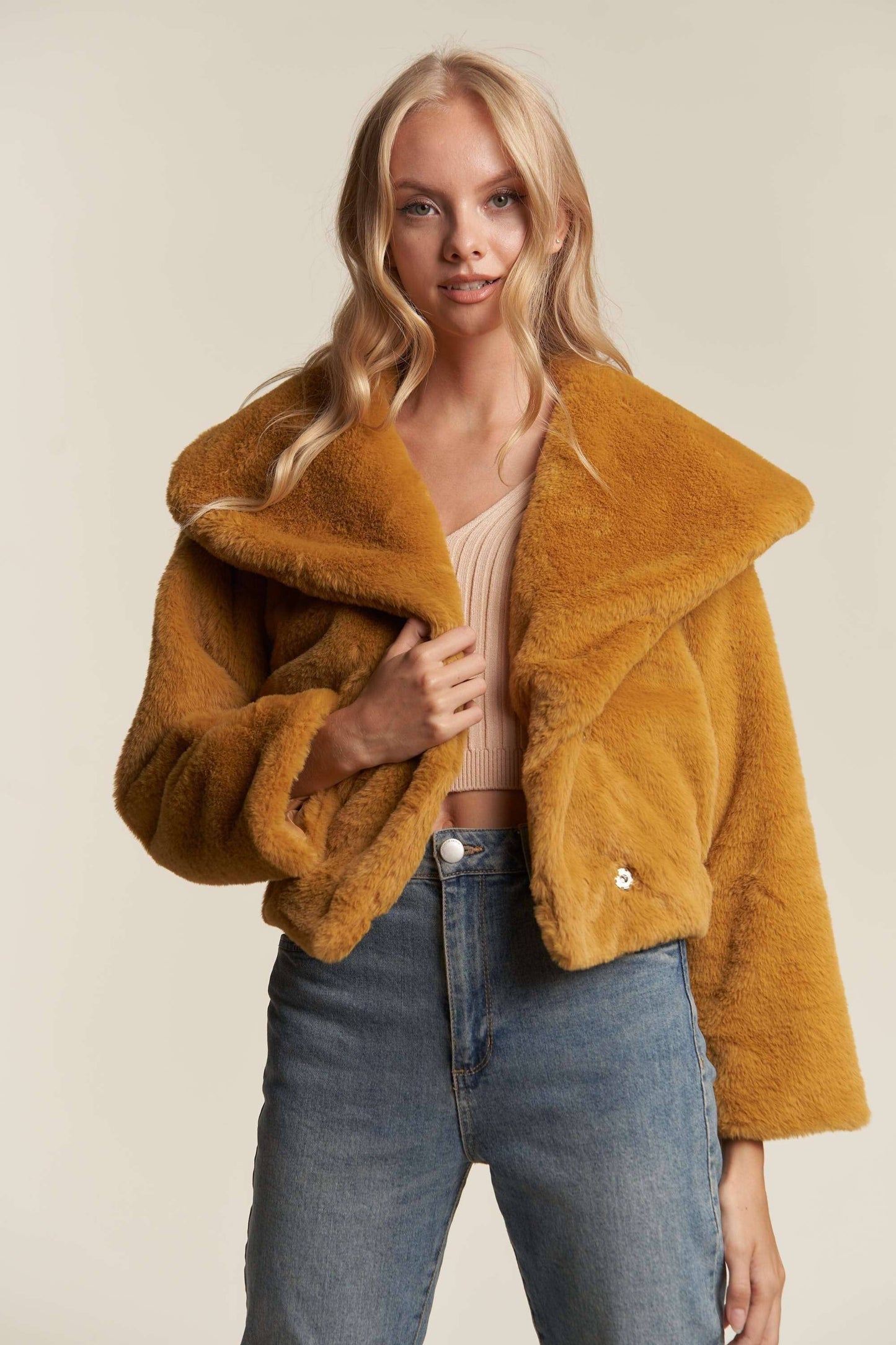 FAUX FUR SNAP CLOSURE ELASTIC WAIST LONGSLEEVE JACKET