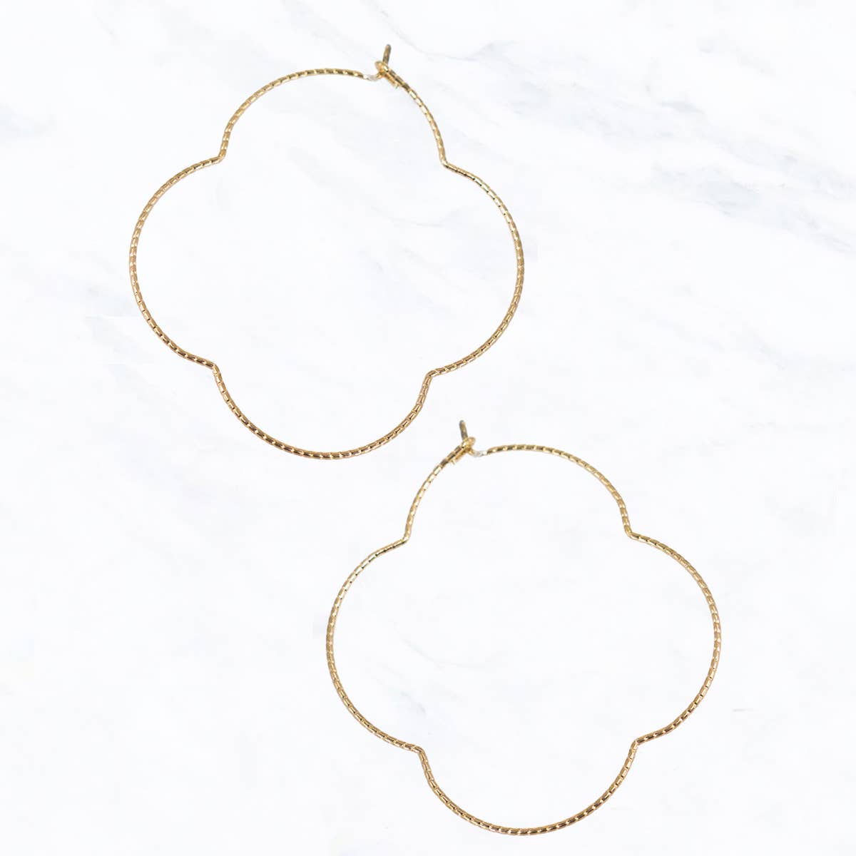 Clover Shaped Thin Infinity Wire Earrings