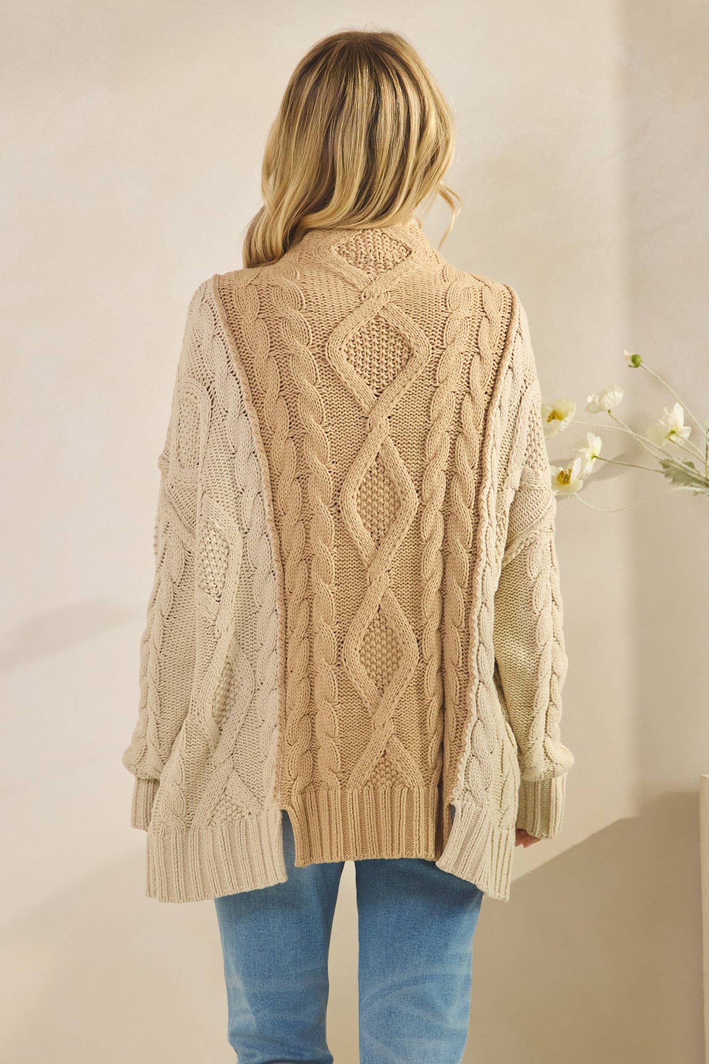 OVERSIZED KNIT DESIGN L/S ROUND NECK SWEATER