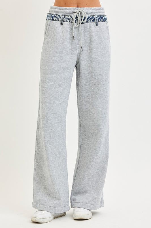 Mid Rise Fit Wide Leg Contrast Denim Detailed