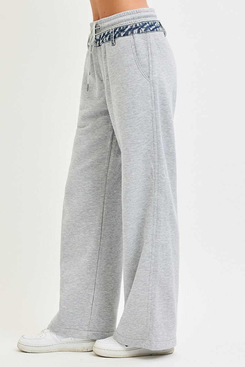 Mid Rise Fit Wide Leg Contrast Denim Detailed