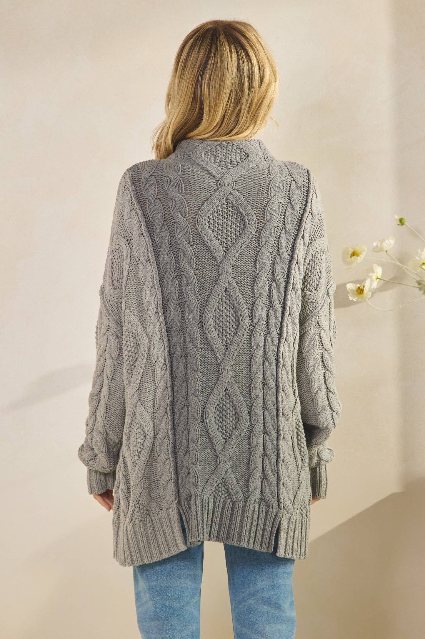 OVERSIZED KNIT DESIGN L/S ROUND NECK SWEATER