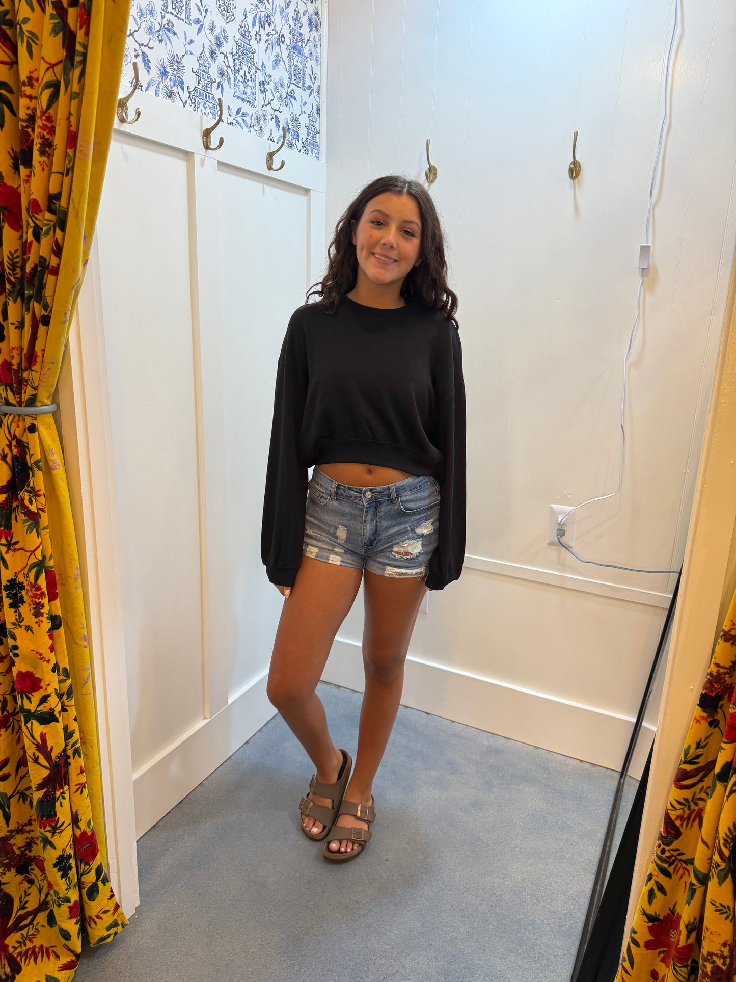 Long Sleeve Crew Neck Short Sweatshirt