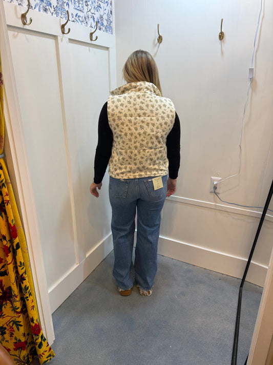 FLORAL ZIP-UP PUFFER VEST