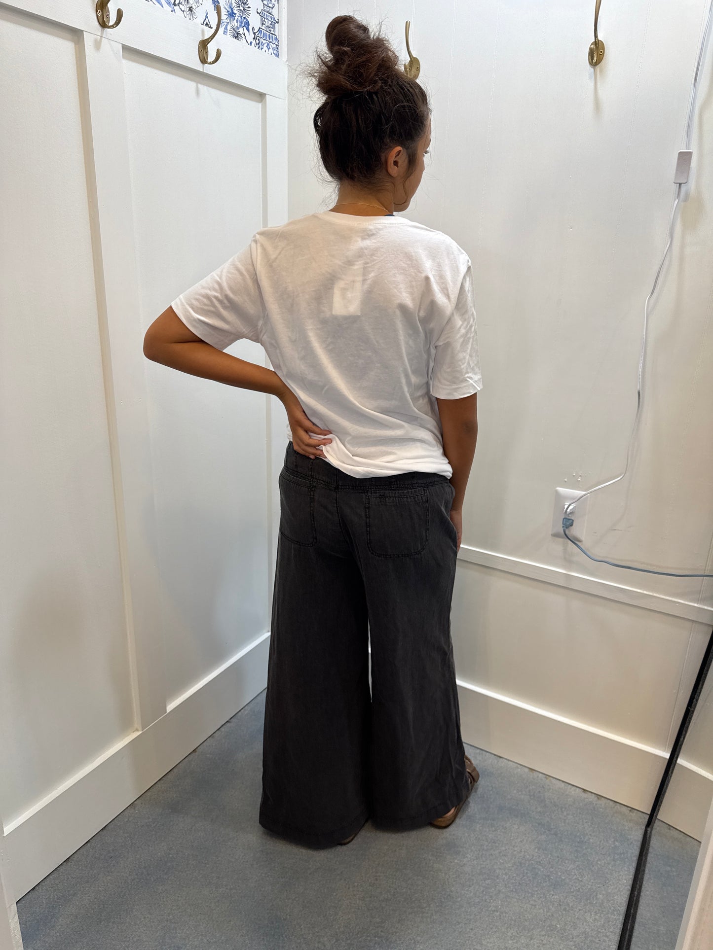 Mineral Wash Button Fly Waist Wide Leg Jeans
