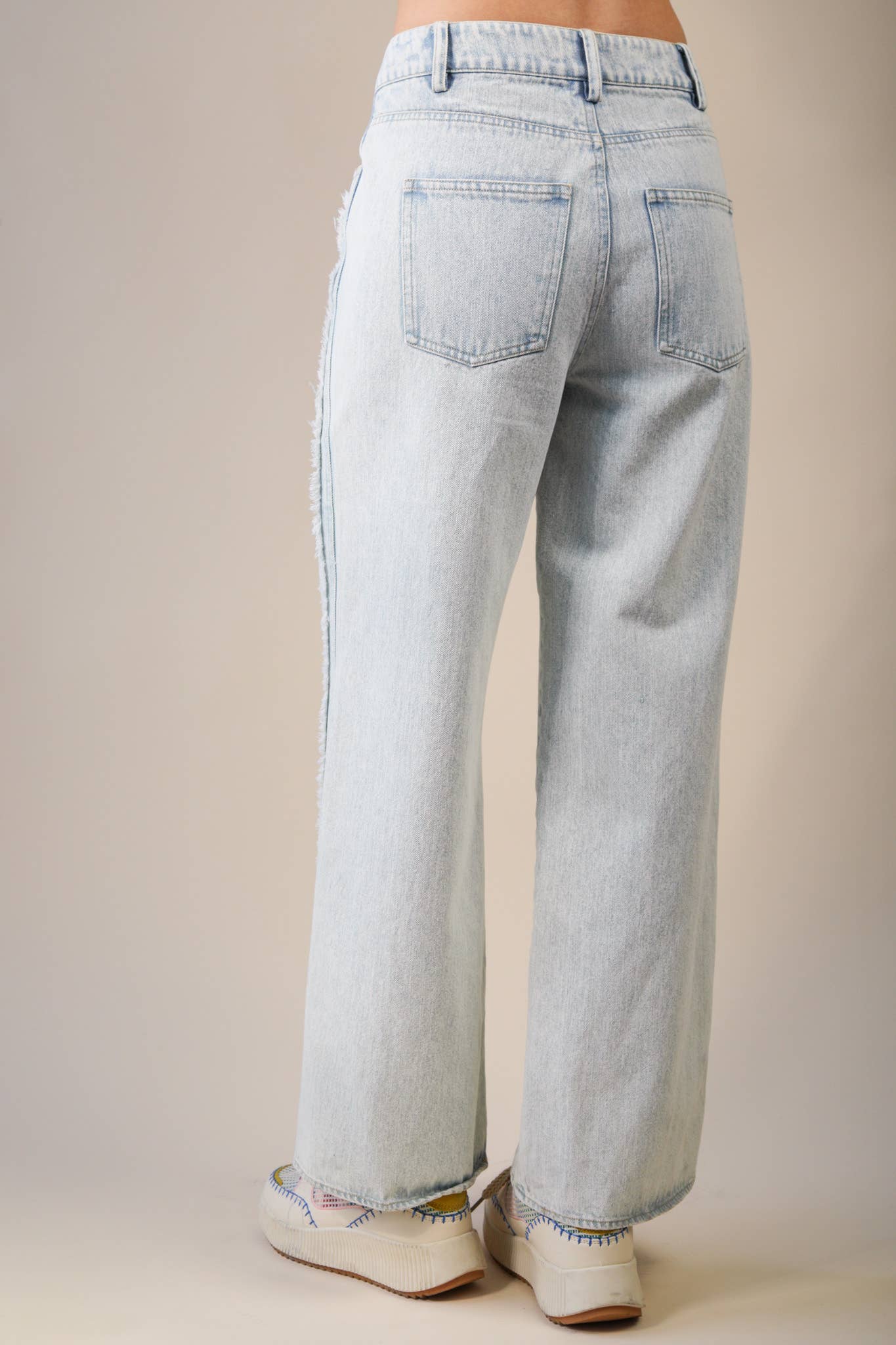 VERY JEAN Fray Detail Washed Denim Jeans