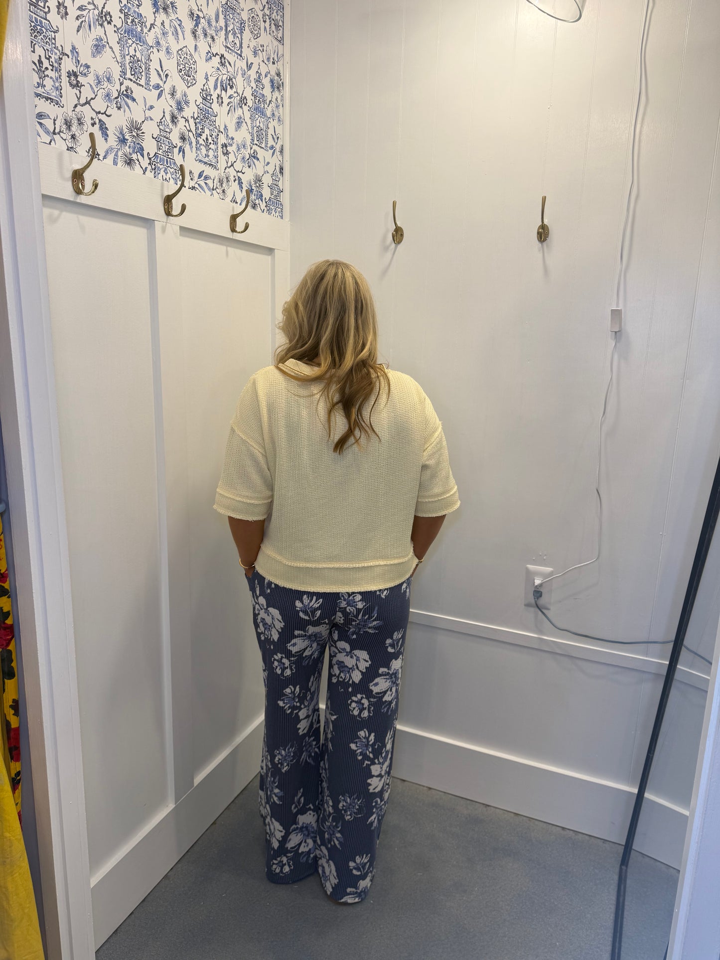 RAW EDGE HENLEY SHORT SLEEVE WAFFLE KNIT TOP