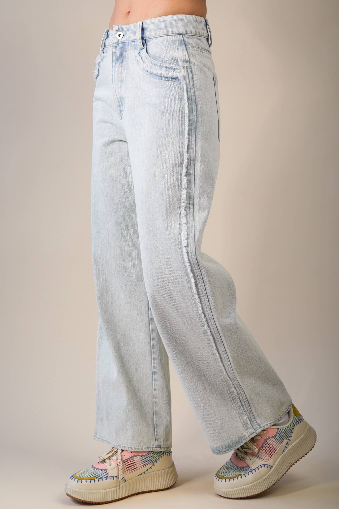 VERY JEAN Fray Detail Washed Denim Jeans