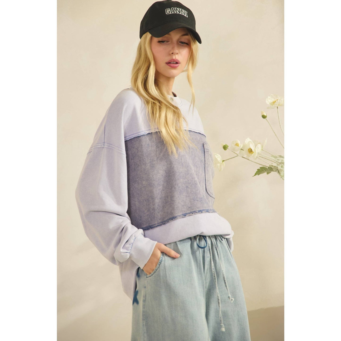 DENIM CONTRAST POCKET PULLOVER