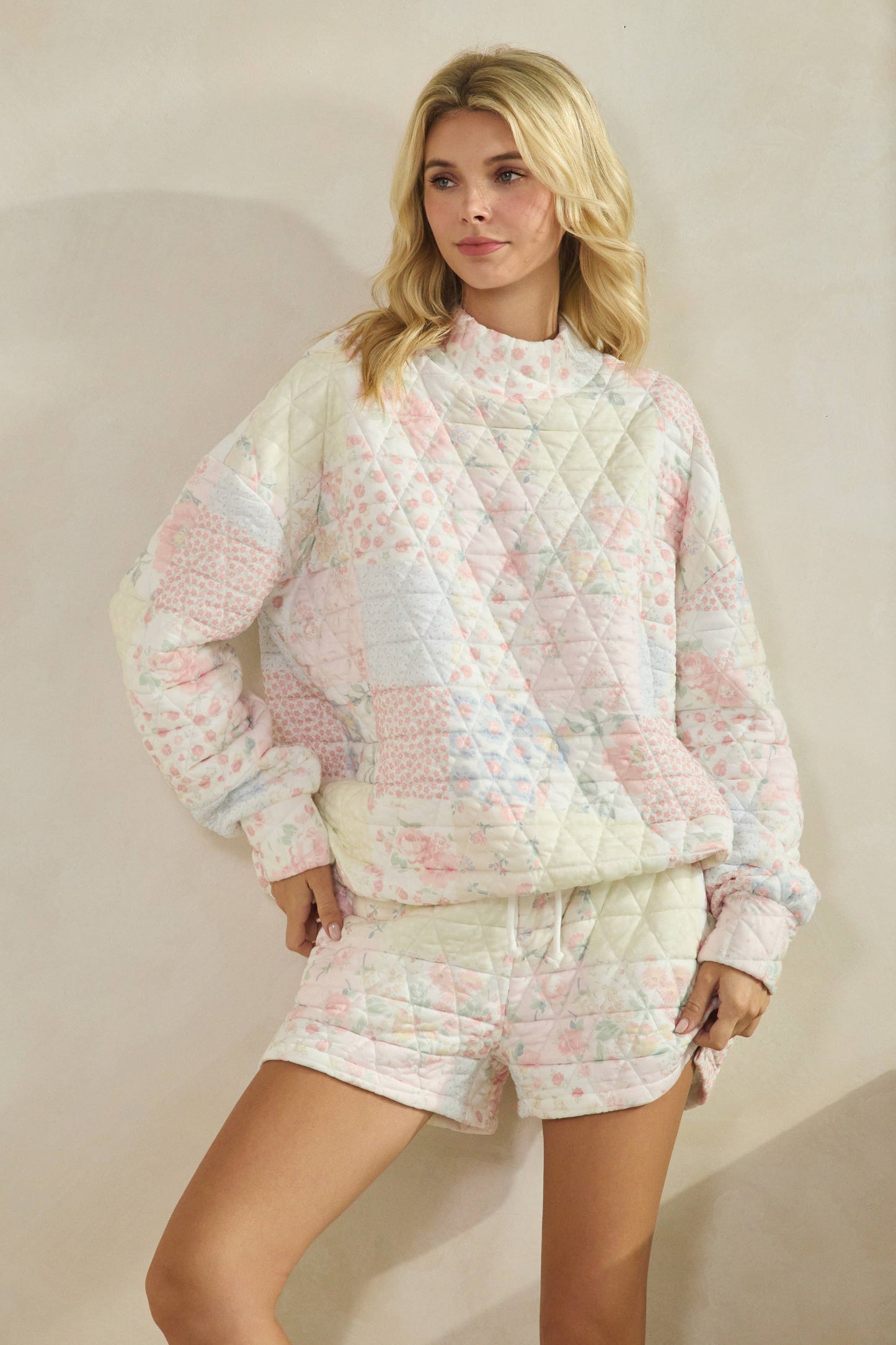 Floral textured lounge shorts