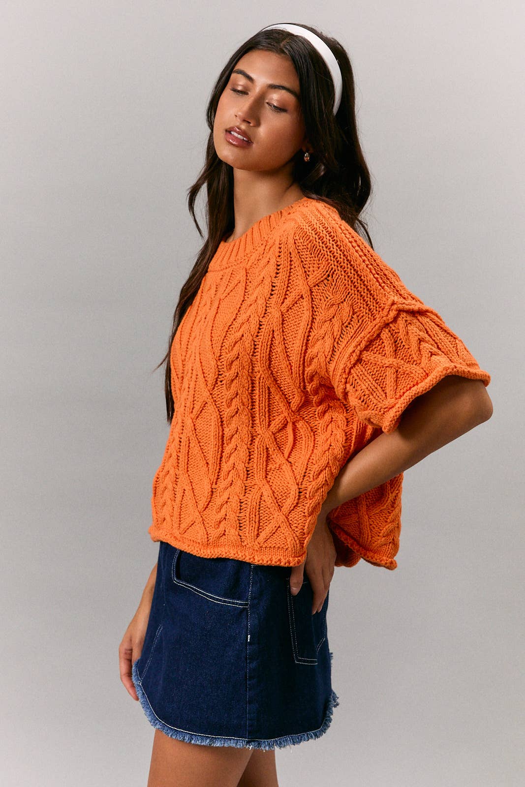 ROUND NECK SHORT SLEEVE KNIT SWEATER TOP