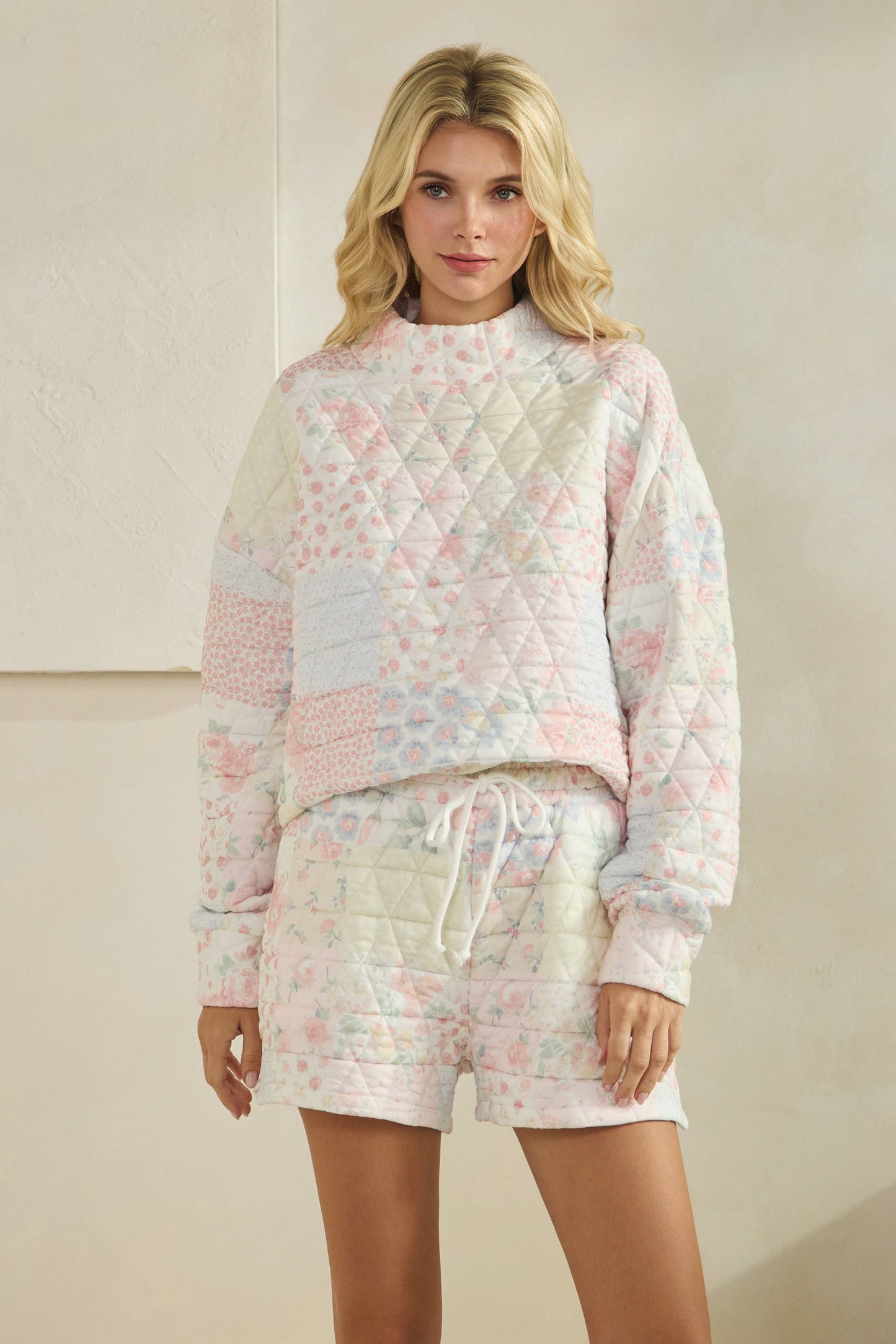 Floral textured lounge shorts