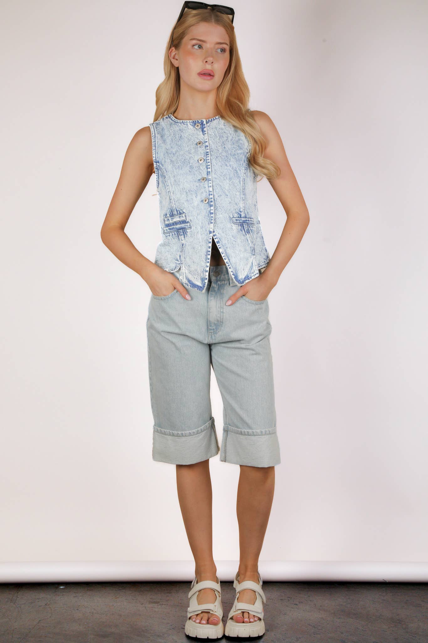 VERY JEAN Acid Washed Denim Causal Vest