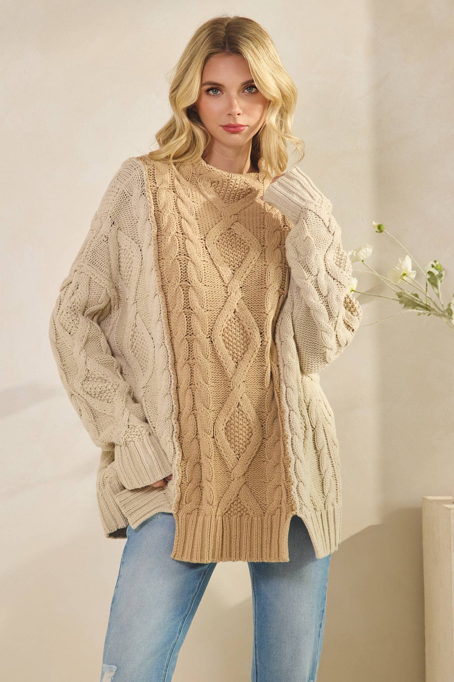 OVERSIZED KNIT DESIGN L/S ROUND NECK SWEATER