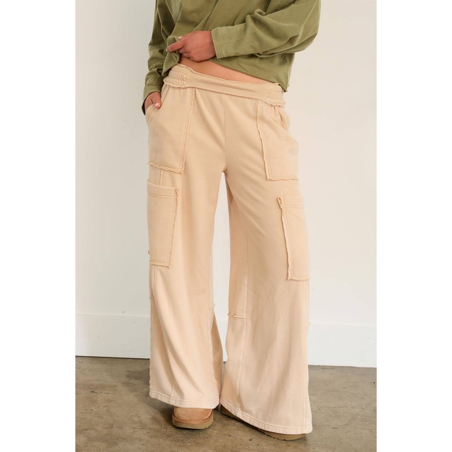 OVERSIZED UTILITY SWEATPANTS