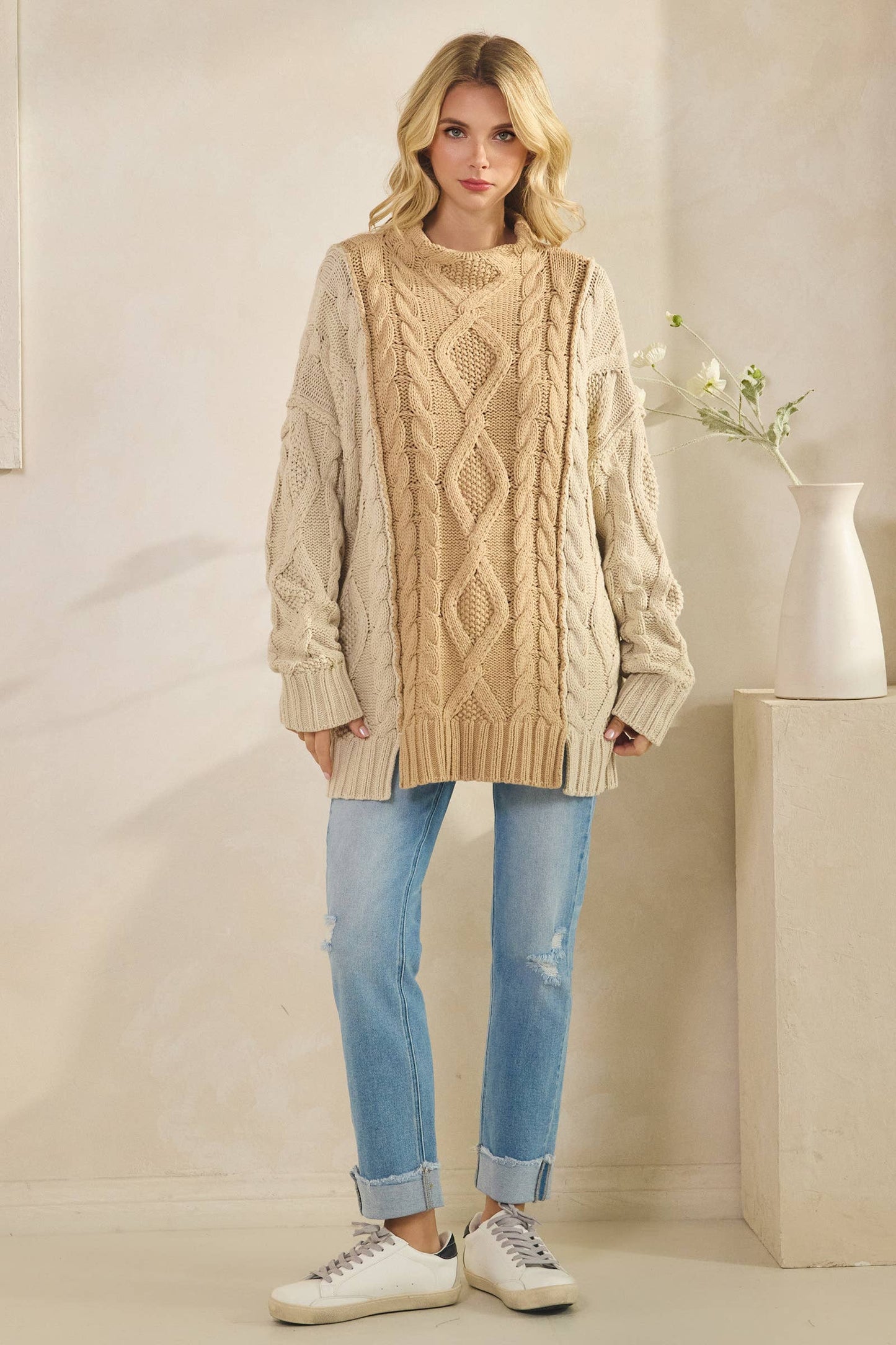 OVERSIZED KNIT DESIGN L/S ROUND NECK SWEATER