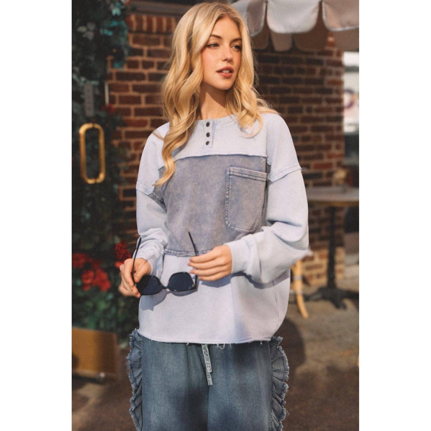 DENIM CONTRAST POCKET PULLOVER