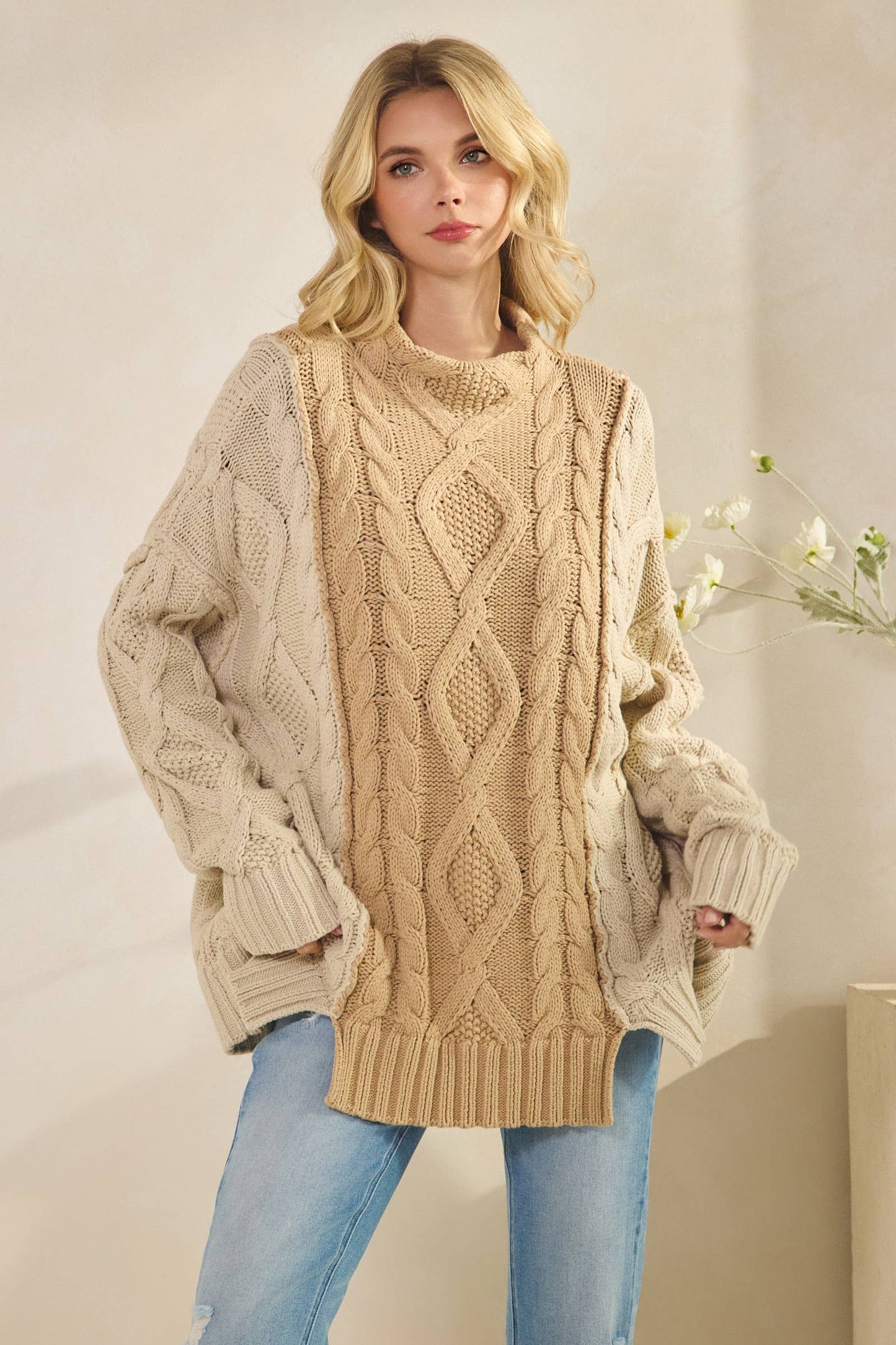 OVERSIZED KNIT DESIGN L/S ROUND NECK SWEATER