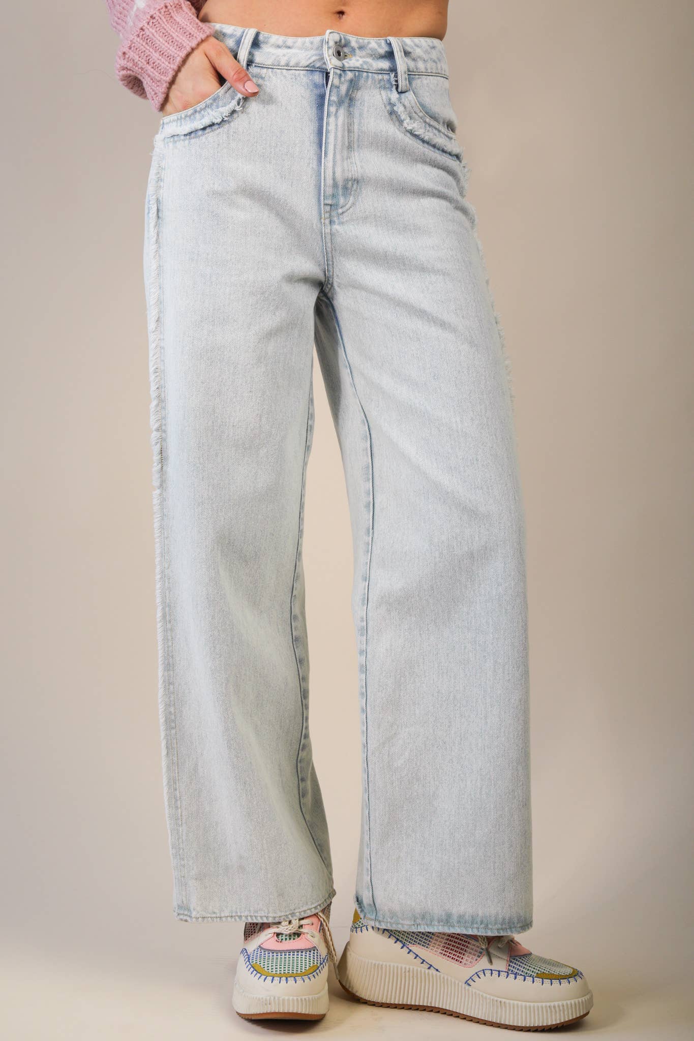 VERY JEAN Fray Detail Washed Denim Jeans