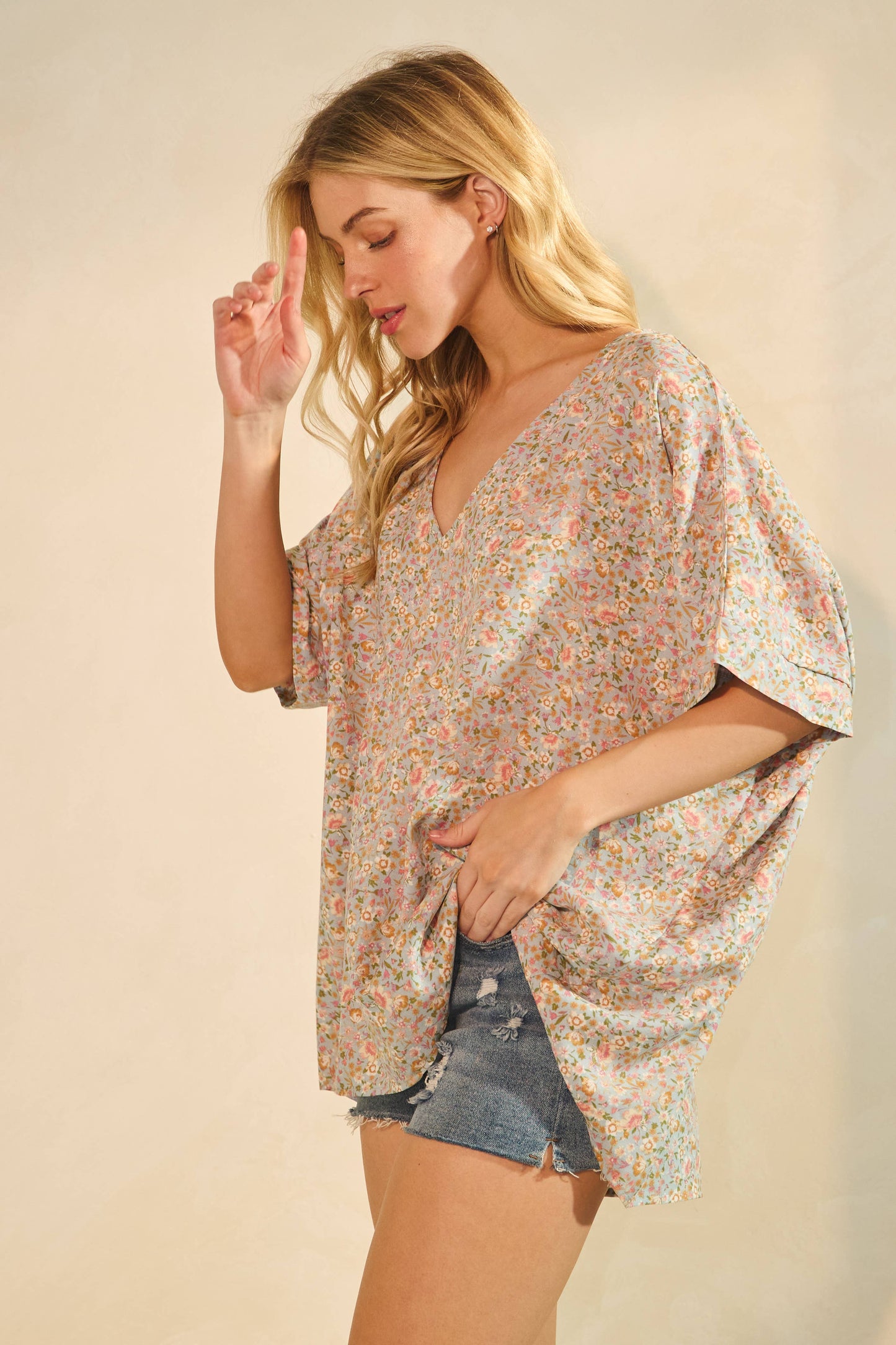 Floral Print Oversized V-Neck Top